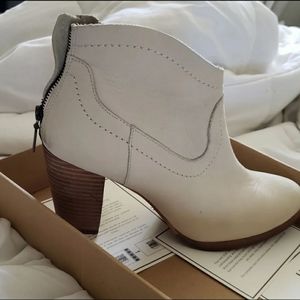 UGG CREAM BONE LEATHER BOOTS